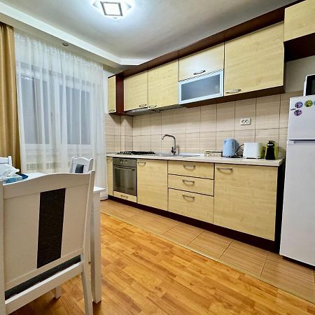 スチャヴァAltheda Living Eroilor 116-A4アパートメント エクステリア 写真